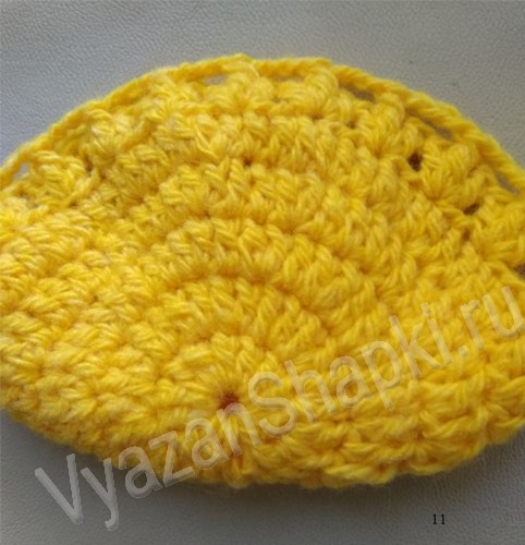 Желтая шапочка крючком