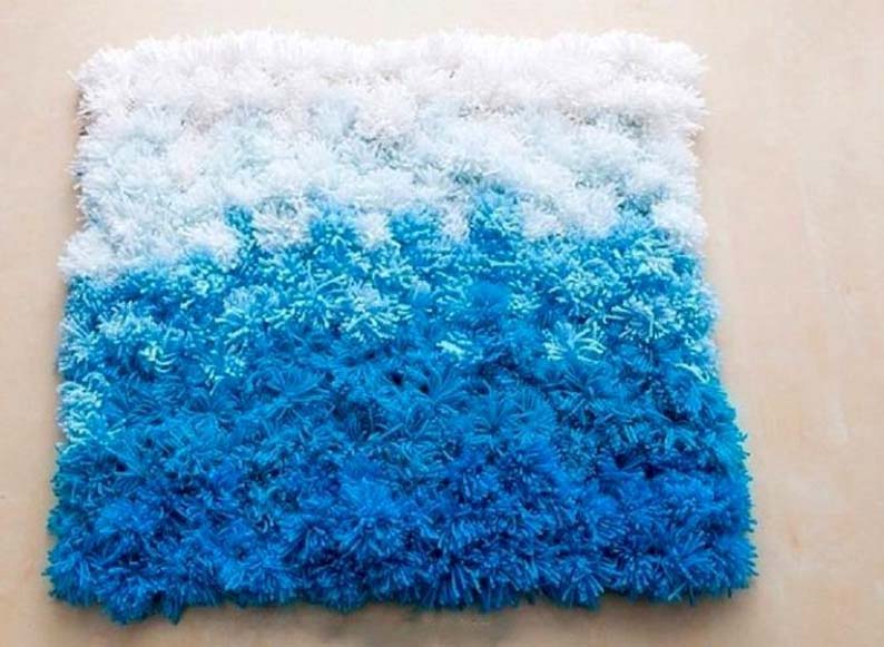 Как сделать коврик из помпонов